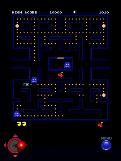 Процесс игры в Pac Man на iPad в портретном режиме