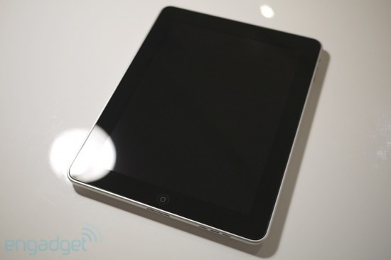 Передняя панель планшета iPad